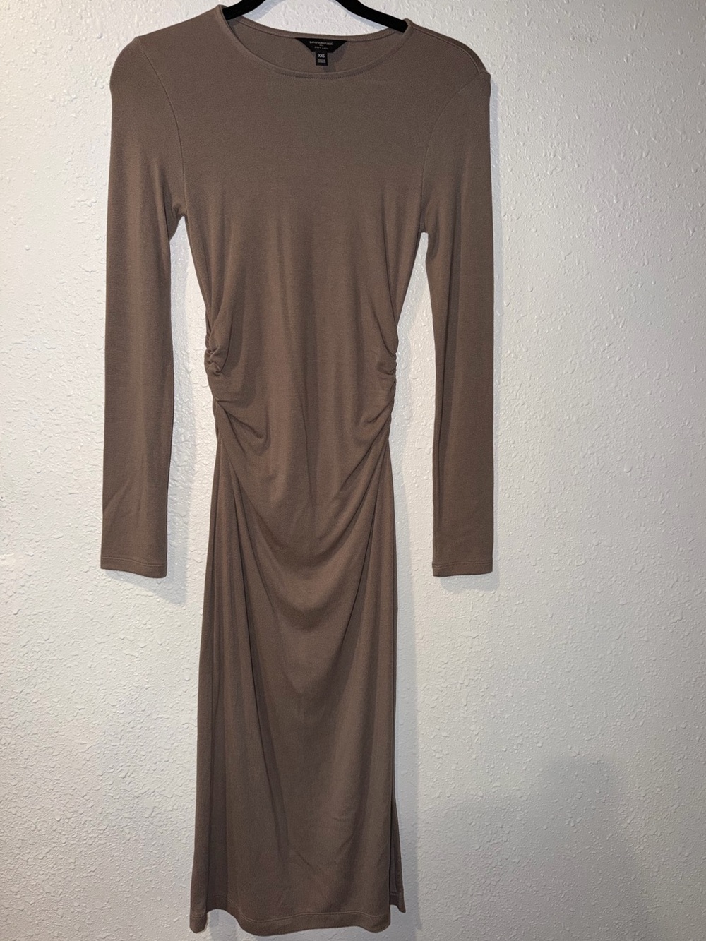 Banana Republic Women’s Mocha Latte Soft Luxe Long Sleeve Midi Dress in XXS